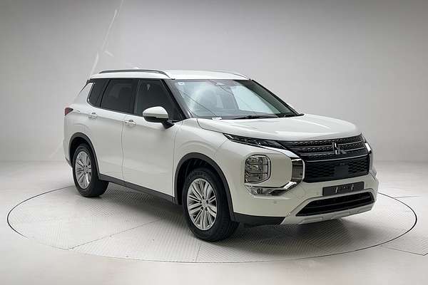 2024 Mitsubishi Outlander LS ZM