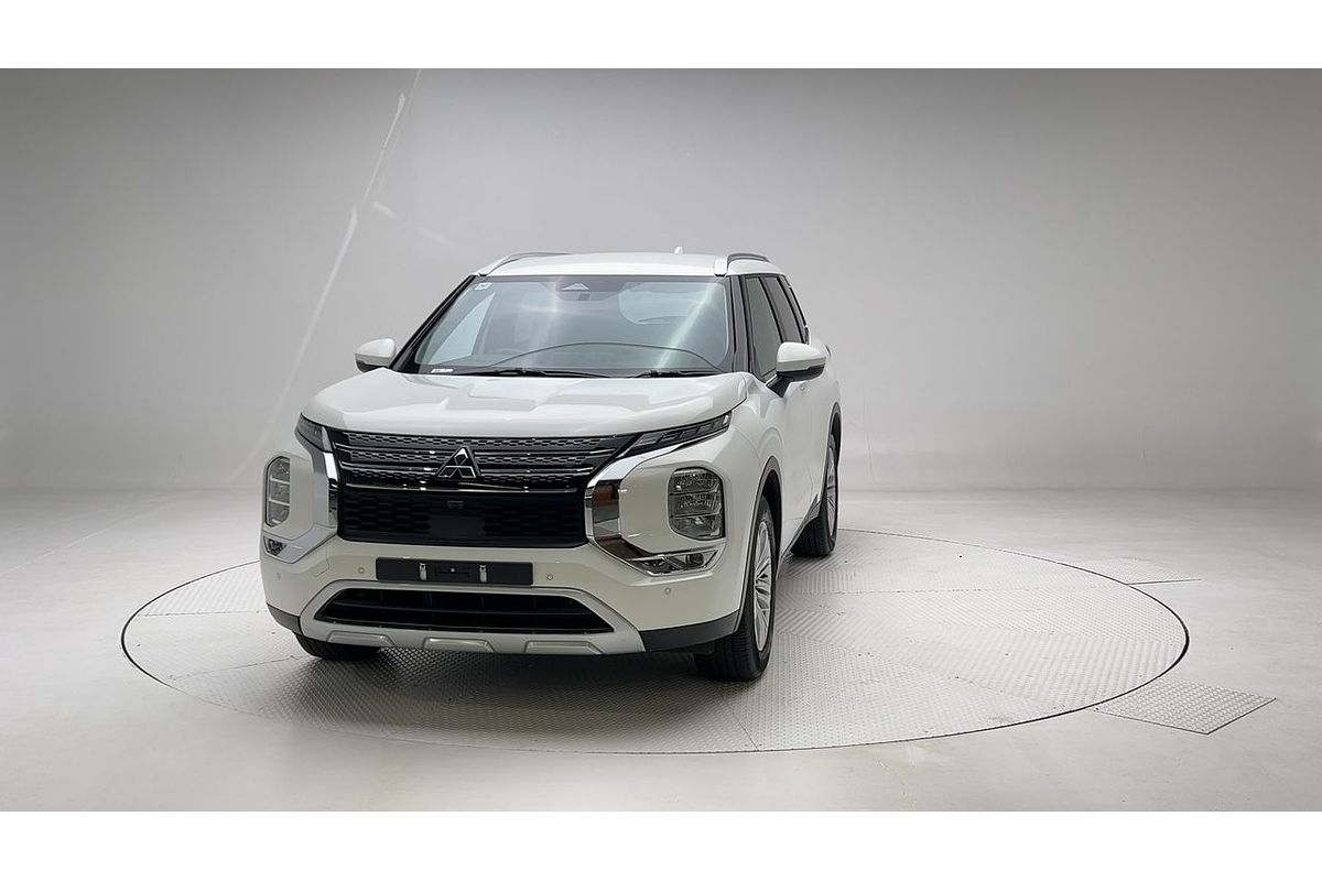 2024 Mitsubishi Outlander LS ZM