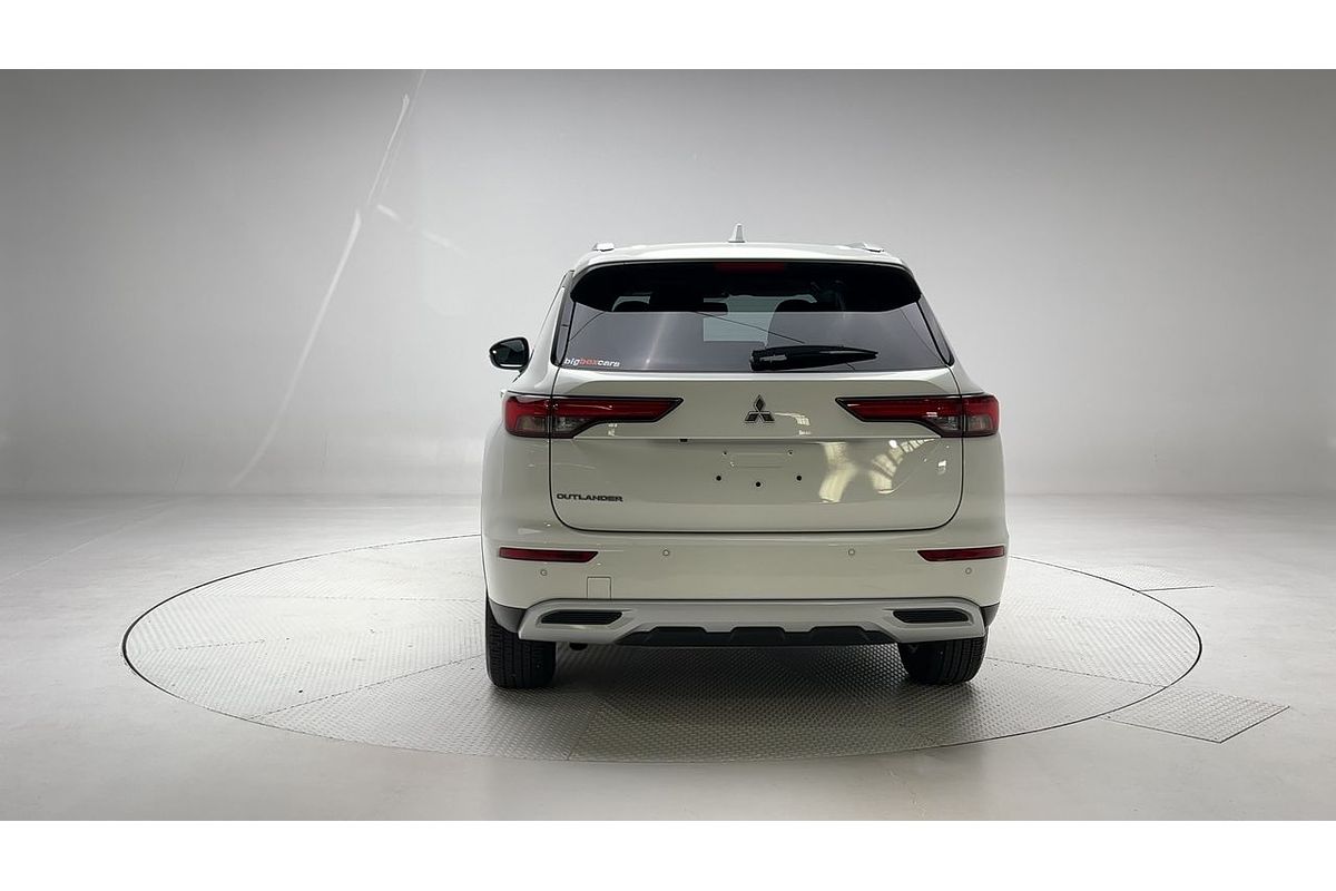 2024 Mitsubishi Outlander LS ZM
