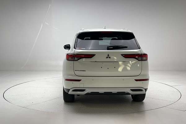 2024 Mitsubishi Outlander LS ZM