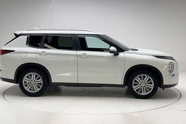 2024 Mitsubishi Outlander LS ZM