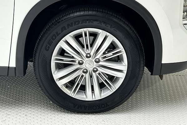 2024 Mitsubishi Outlander LS ZM