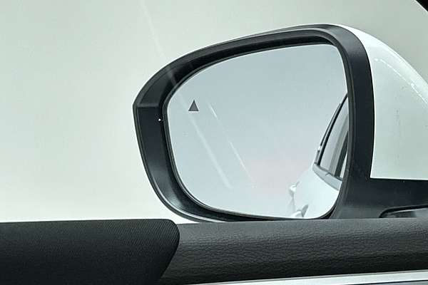 2024 Mitsubishi Outlander LS ZM