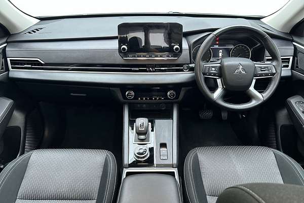 2024 Mitsubishi Outlander LS ZM