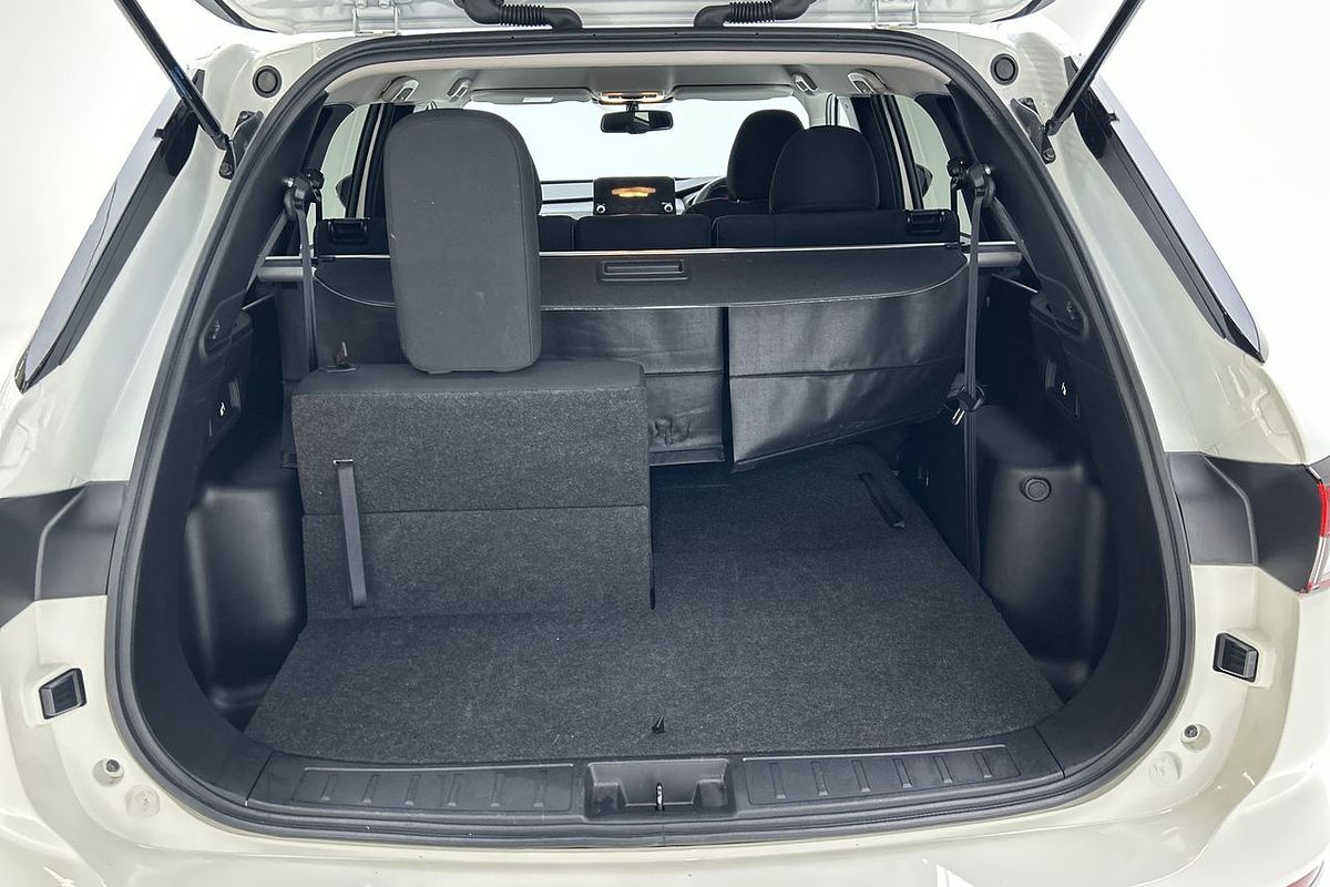2024 Mitsubishi Outlander LS ZM