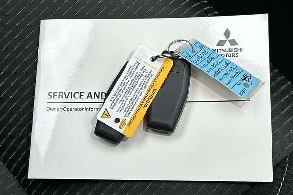 2024 Mitsubishi Outlander LS ZM