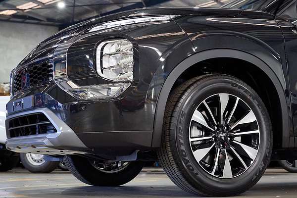 2025 Mitsubishi Outlander LS ZM