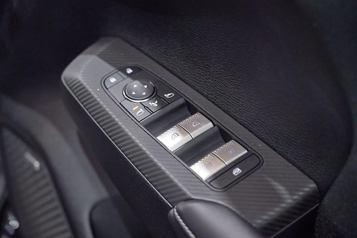 2025 Mitsubishi Outlander LS ZM