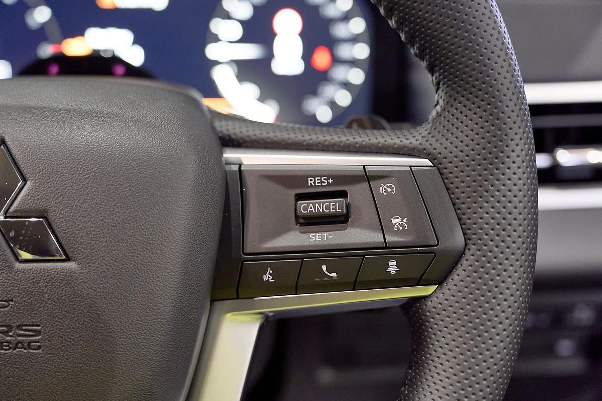 2025 Mitsubishi Outlander LS ZM