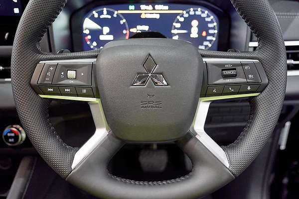 2025 Mitsubishi Outlander LS ZM