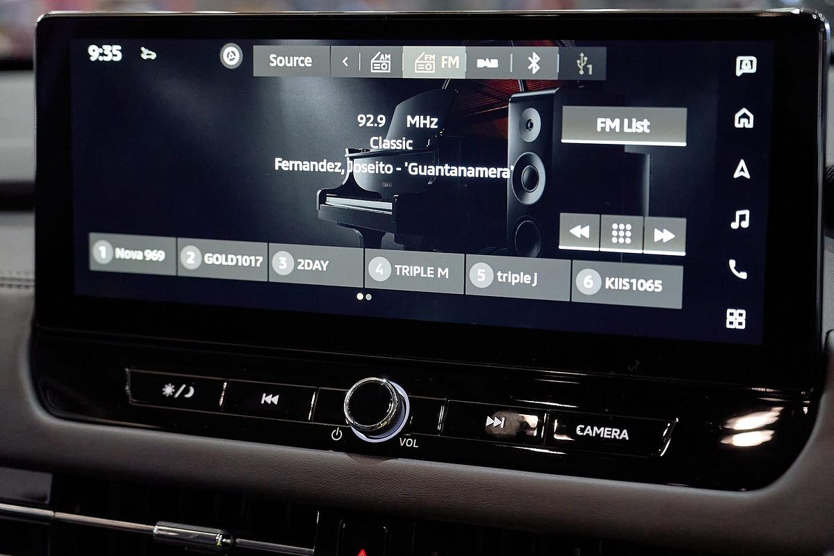 2025 Mitsubishi Outlander LS ZM