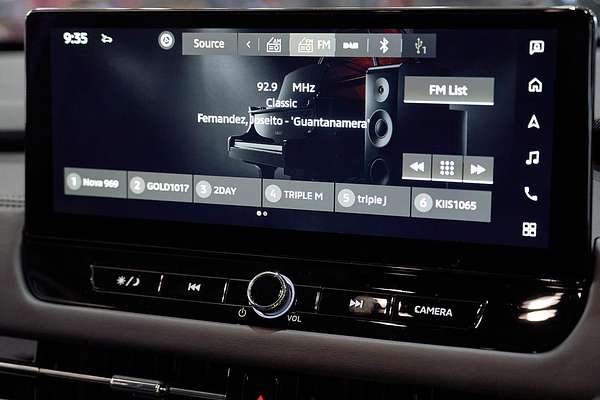 2025 Mitsubishi Outlander LS ZM