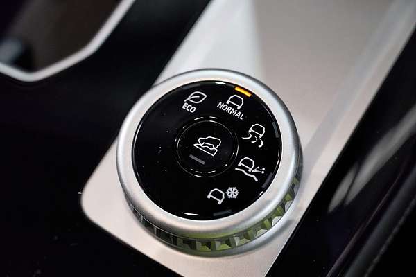 2025 Mitsubishi Outlander LS ZM