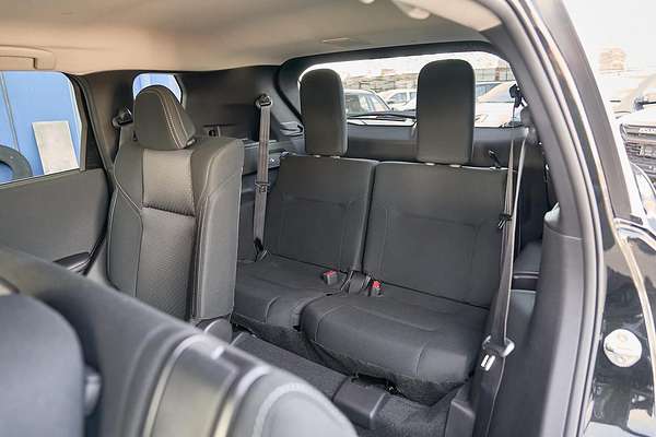 2025 Mitsubishi Outlander LS ZM