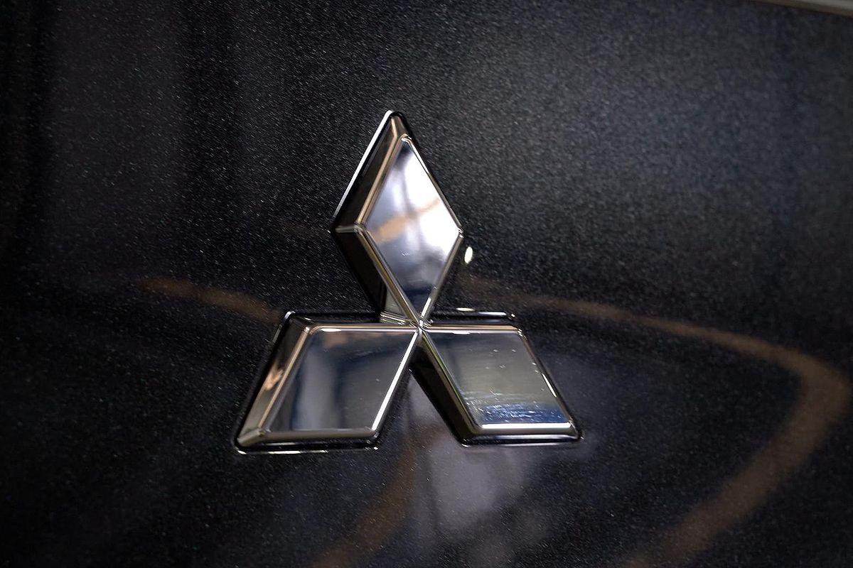 2025 Mitsubishi Outlander LS ZM