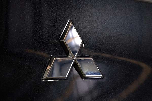2025 Mitsubishi Outlander LS ZM