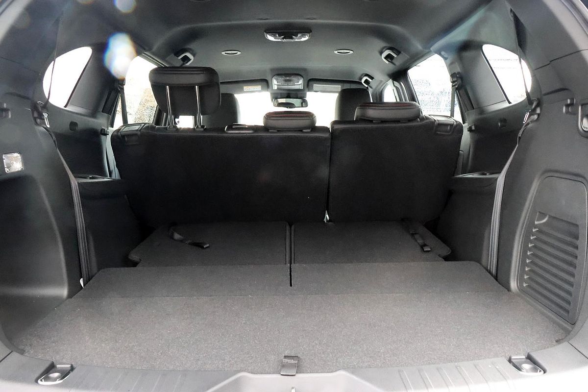 2025 Isuzu MU-X X-TERRAIN