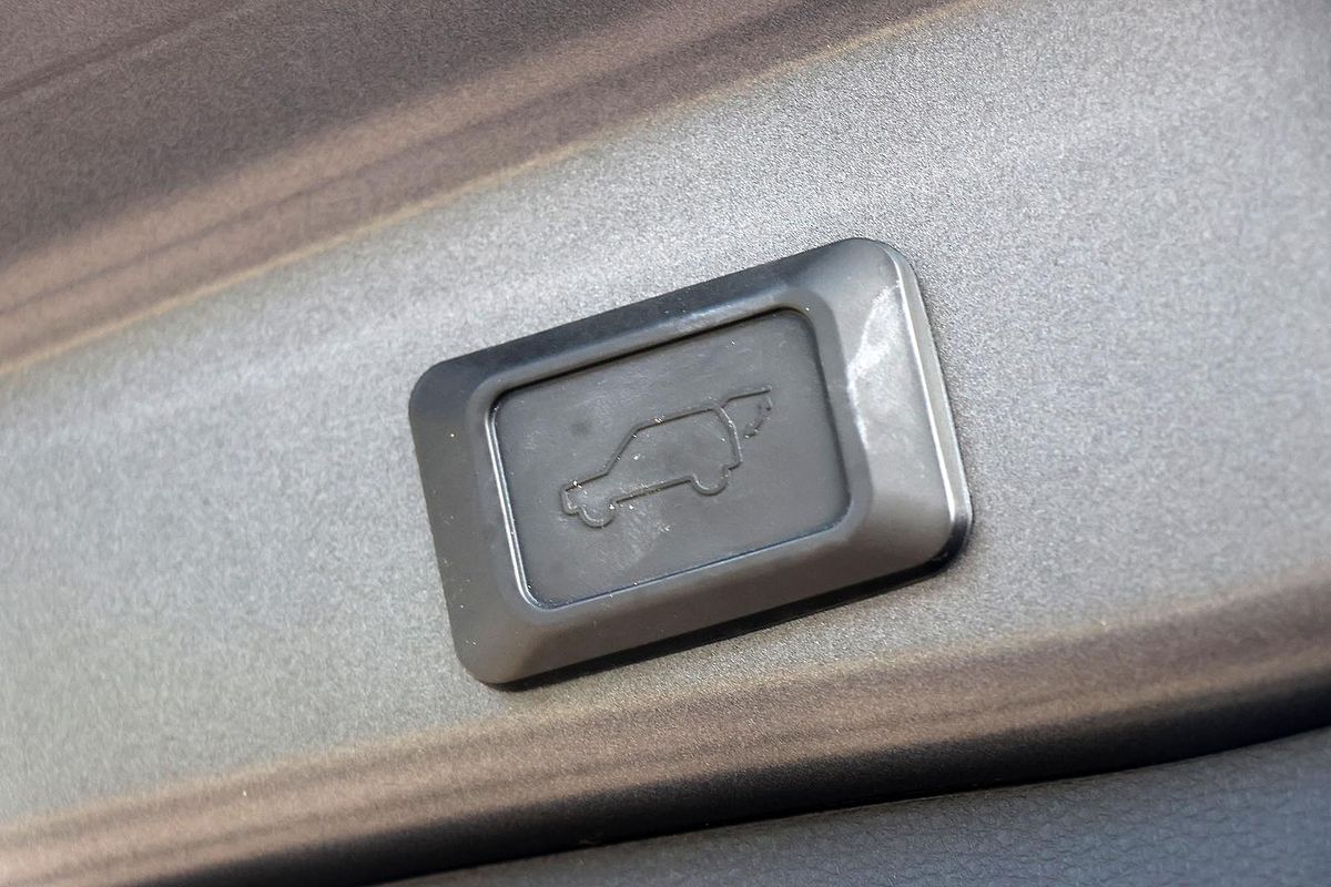 2019 Toyota RAV4 Cruiser AXAH54R