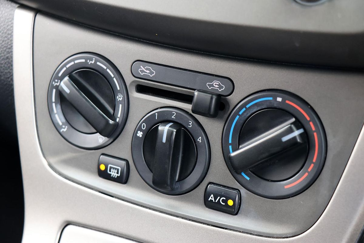 2014 Nissan Pulsar ST C12