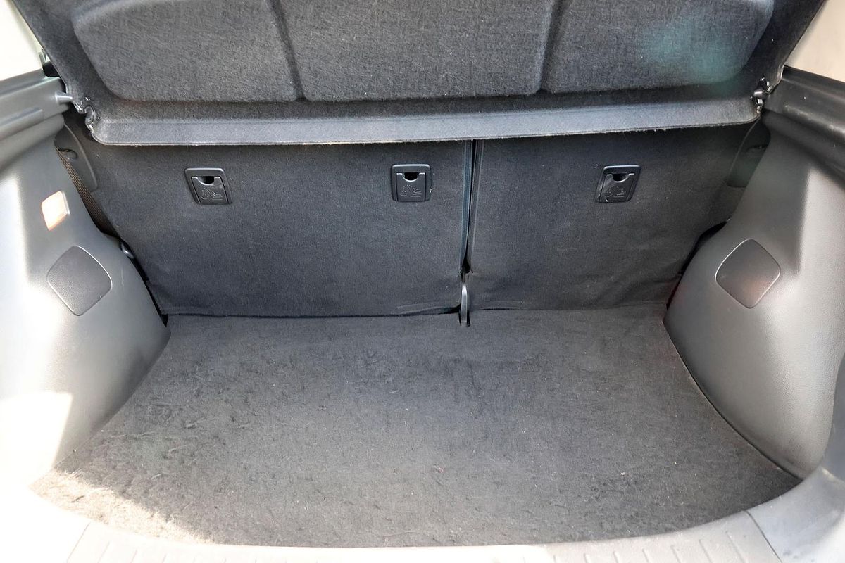 2014 Nissan Pulsar ST C12