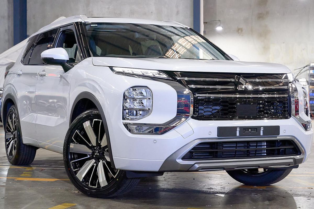 2025 Mitsubishi Outlander Exceed ZM