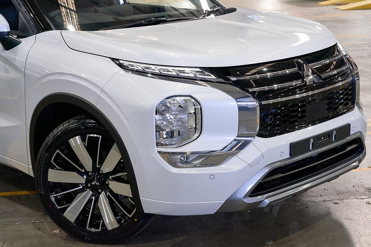 2025 Mitsubishi Outlander Exceed ZM