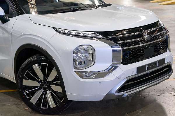 2025 Mitsubishi Outlander Exceed ZM