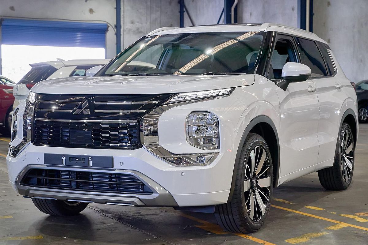 2025 Mitsubishi Outlander Exceed ZM