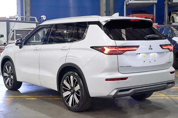 2025 Mitsubishi Outlander Exceed ZM