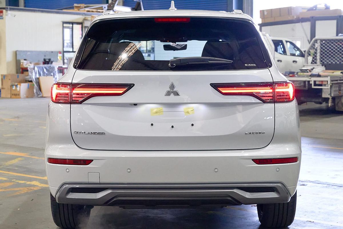 2025 Mitsubishi Outlander Exceed ZM