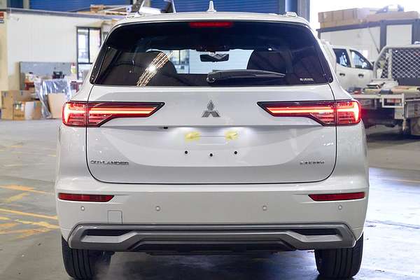 2025 Mitsubishi Outlander Exceed ZM