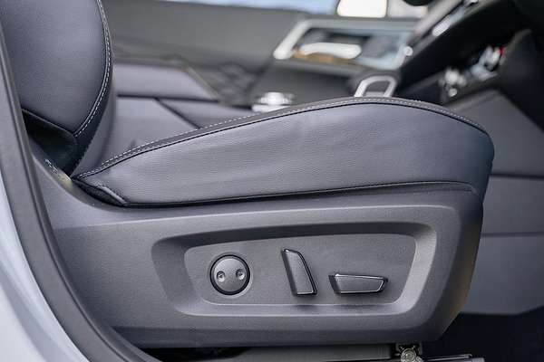 2025 Mitsubishi Outlander Exceed ZM