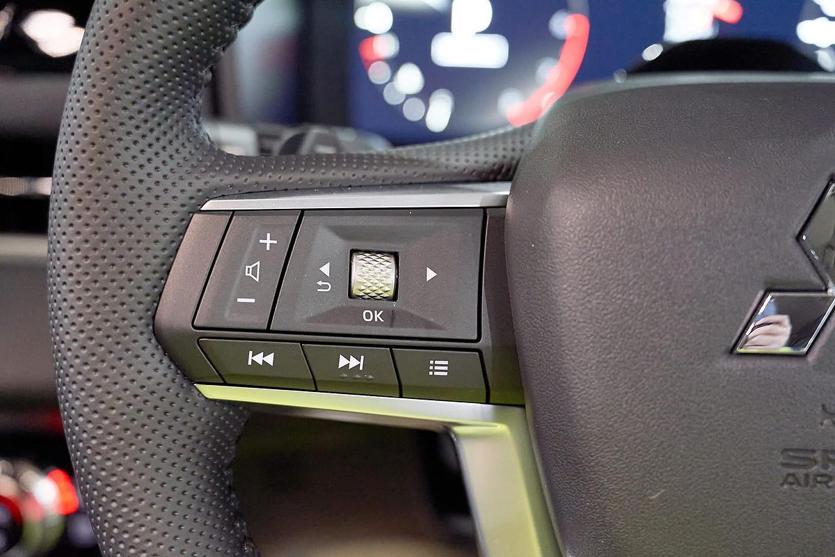 2025 Mitsubishi Outlander Exceed ZM