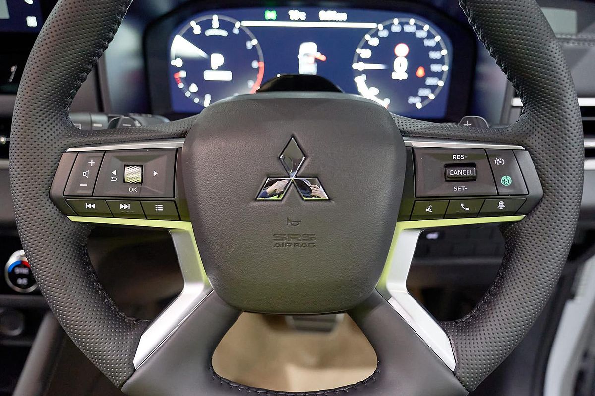 2025 Mitsubishi Outlander Exceed ZM