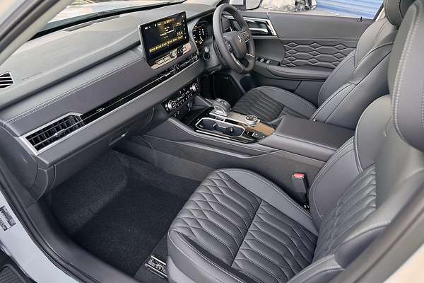 2025 Mitsubishi Outlander Exceed ZM