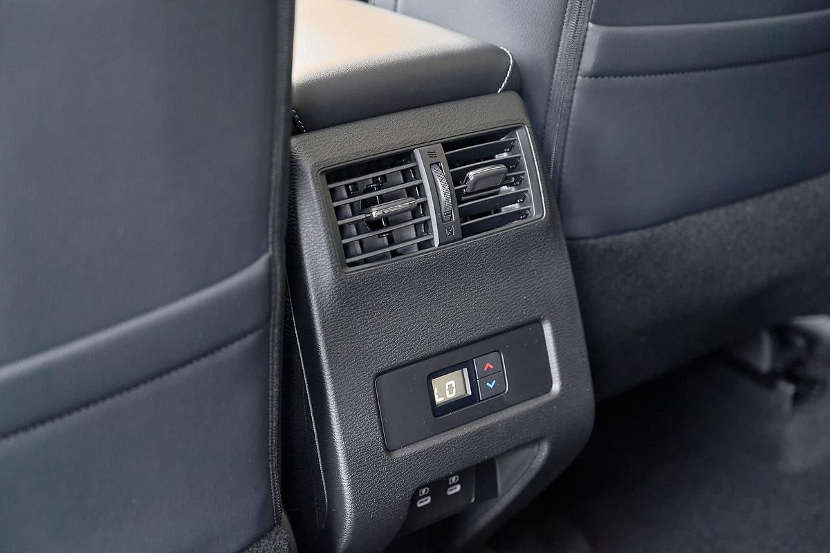 2025 Mitsubishi Outlander Exceed ZM