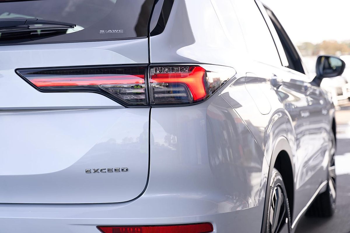 2025 Mitsubishi Outlander Exceed ZM