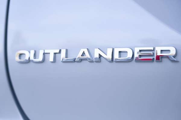 2025 Mitsubishi Outlander Exceed ZM