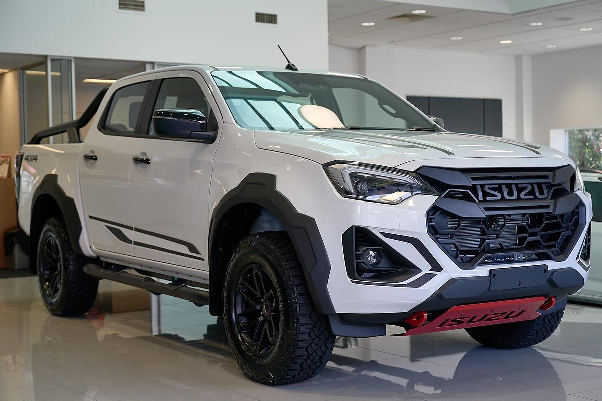 2025 Isuzu D-MAX BLADE 4X4