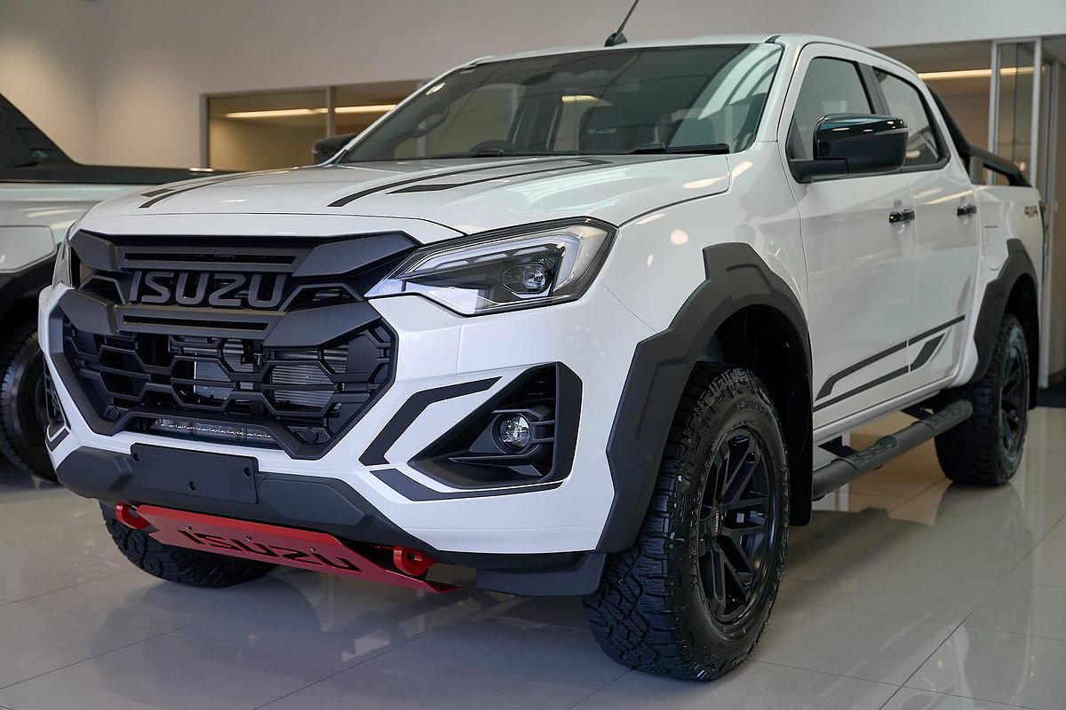 2025 Isuzu D-MAX BLADE 4X4