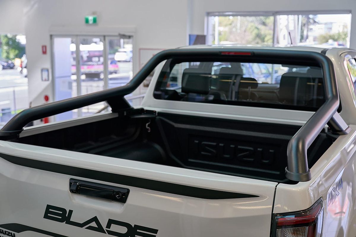 2025 Isuzu D-MAX BLADE 4X4