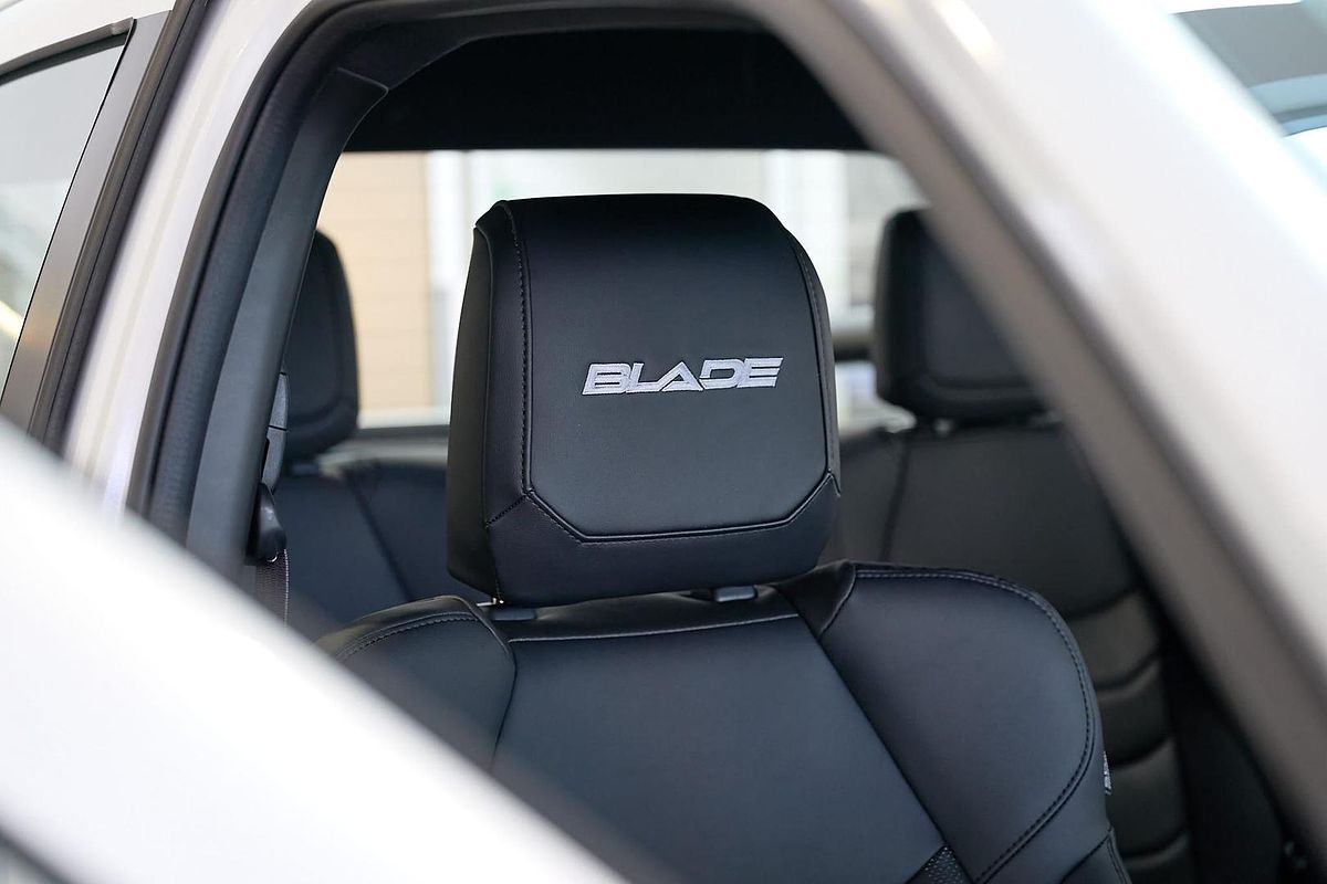 2025 Isuzu D-MAX BLADE 4X4
