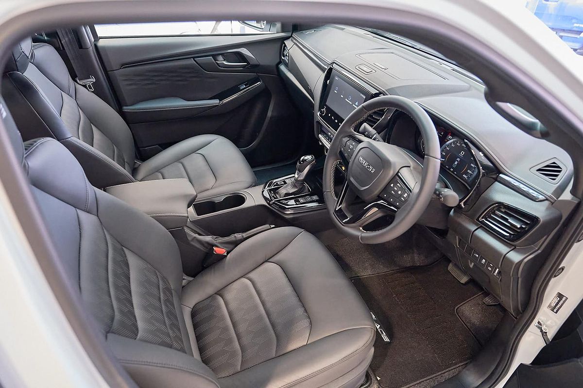 2025 Isuzu D-MAX BLADE 4X4