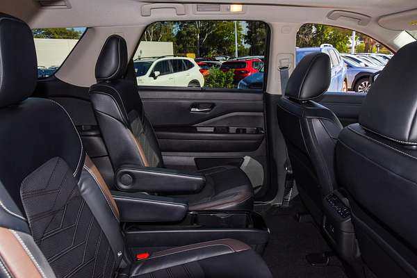 2023 Nissan Pathfinder Ti-L R53