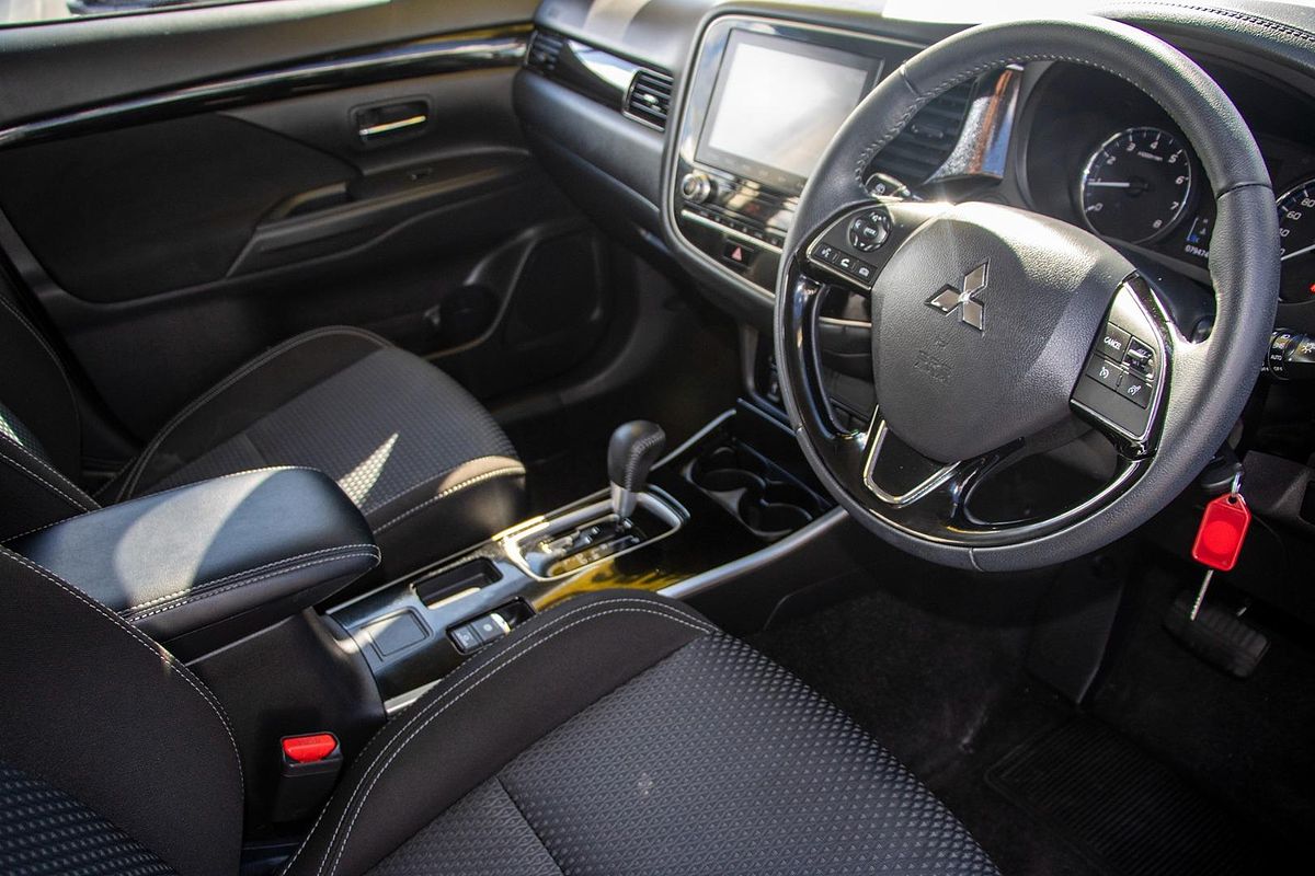 2020 Mitsubishi Outlander ES ZL