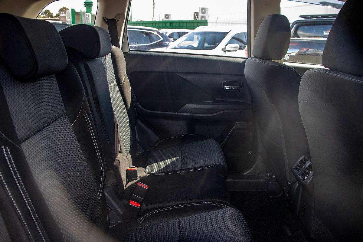 2020 Mitsubishi Outlander ES ZL
