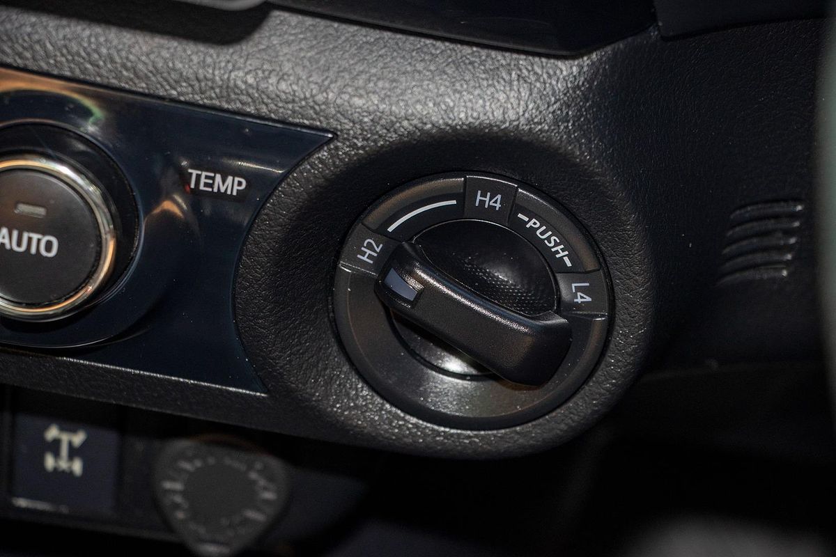 2019 Toyota Hilux SR5 GUN126R 4X4