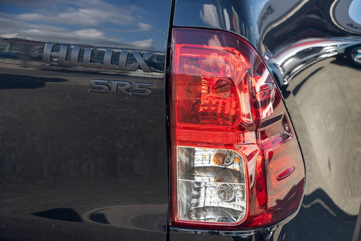 2019 Toyota Hilux SR5 GUN126R 4X4