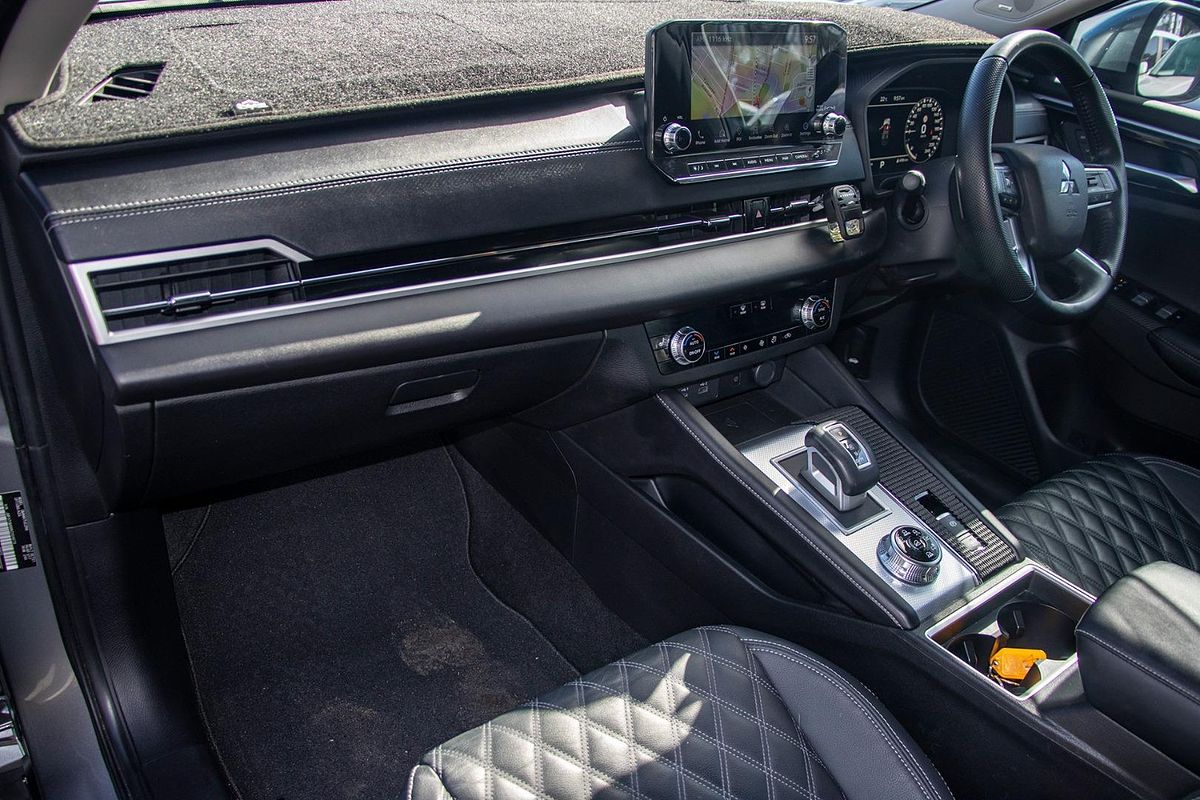 2021 Mitsubishi Outlander Exceed ZM