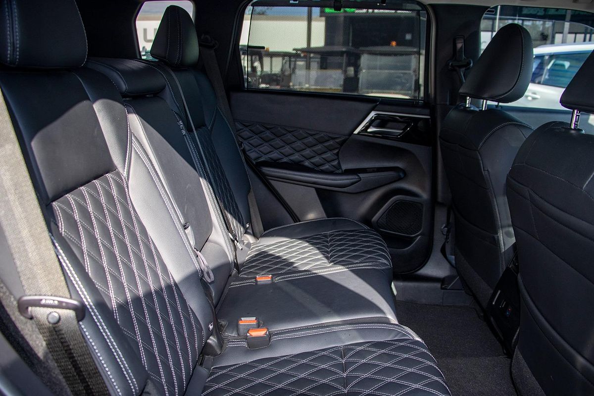 2021 Mitsubishi Outlander Exceed ZM